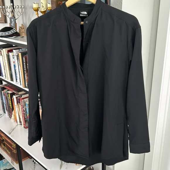 The North Face Tops - The North Face Women's Black Long Sleeve Lightweight Jacket